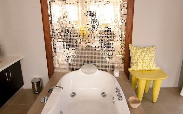 African Hills Safari Lodge & Spa