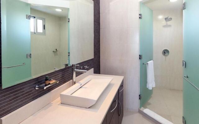 True Beachfront Condo - Corazon