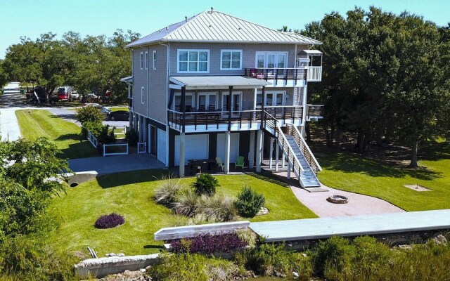 Secluded Seabrook Waterfront Home w/ Patio!