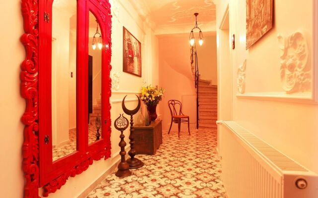 The White Swan Suites Beyoglu