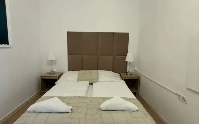 Affordable 2BR Apt Superb Location