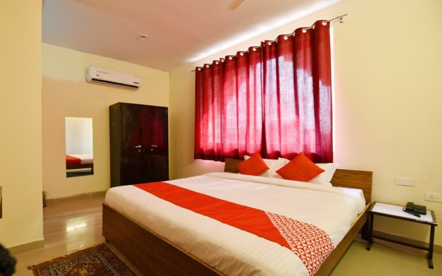 OYO 22966 Hotel Raj Niwas