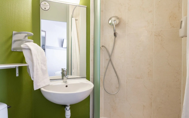 B&B HOTEL Strasbourg Nord Artisans