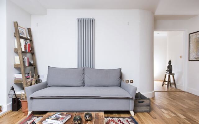 Peaceful & Modern 2BR Flat with Water Views