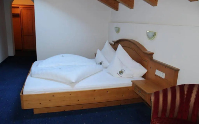 Hotel Höllroah