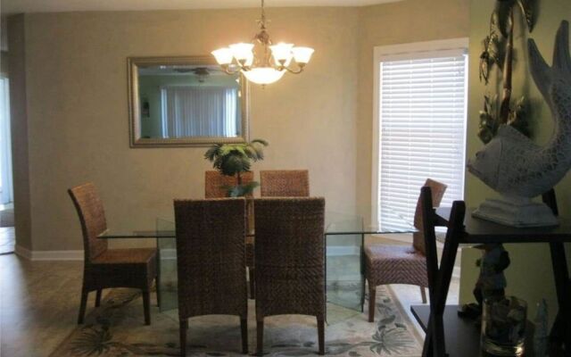 Drayton 402 - 3 Br Condo
