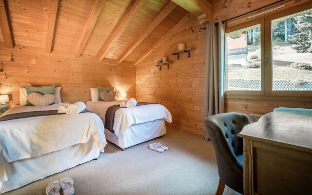 Luxury Holiday Home in La Côte-d'arbroz With Sauna