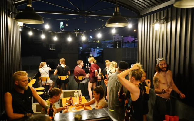 The Prince of Whales Hostel & Bar