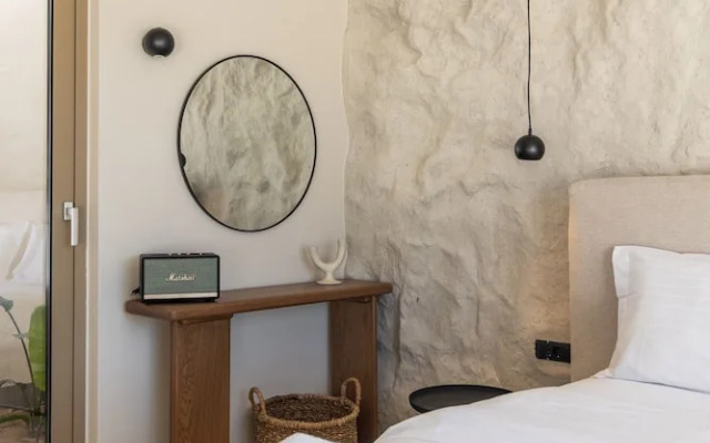 Solus Suites