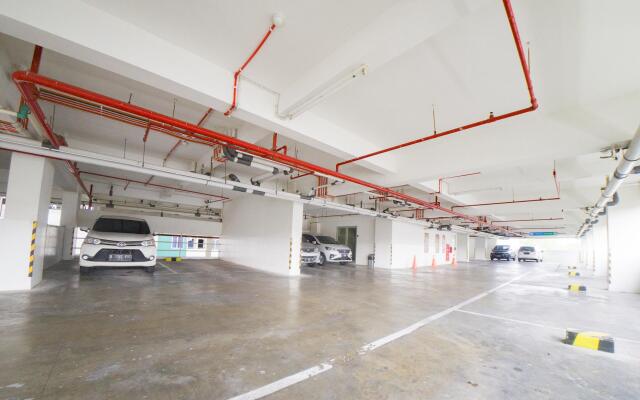 RedDoorz Apartment near Bundaran Satelit Surabaya