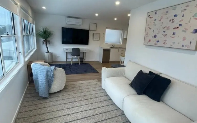 Relax on Marine Parade 2 BDR Apartment