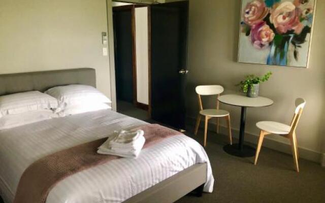 The Royal Hotel, Drouin