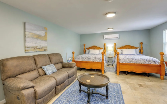 Near Steinhatchee River: Studio w/ Screened Porch!