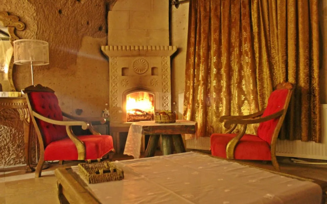 Hilem Cave House