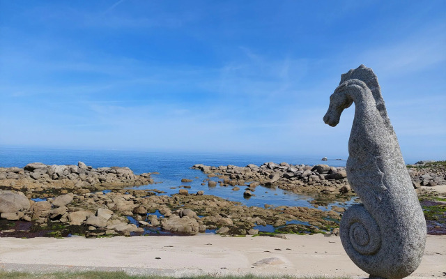 Semi-detached house near the sea, Cléder