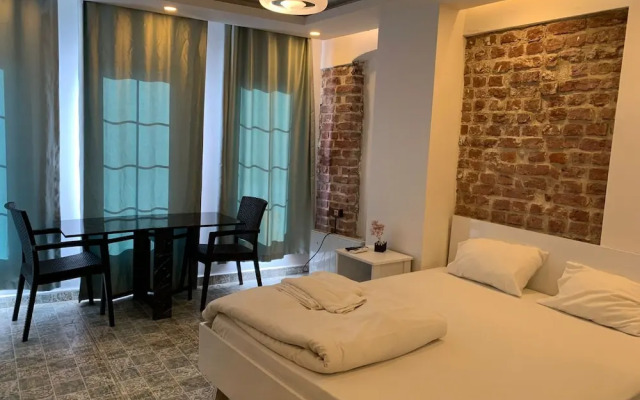 The Red Tent Suite 88