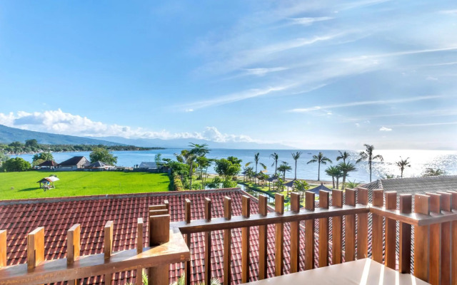 Lovina Beach Club & Resort