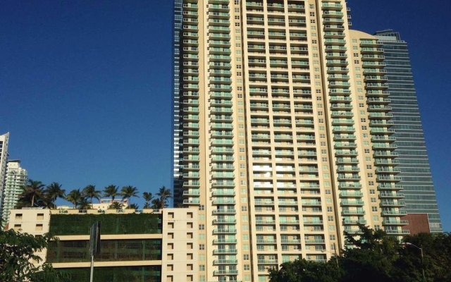 Lyx Suites at One Broadway in Brickell