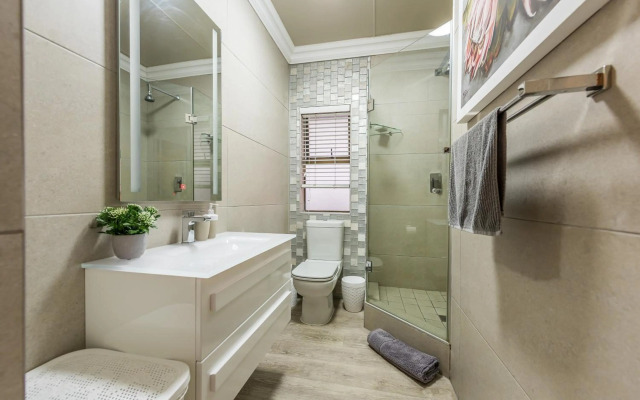 Beacon Wharf , George Hay 6 Seafront Accommodation