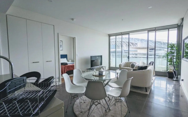 Luxury 3-bed 2-bath, balcony, with pool included, NO PARTIES!