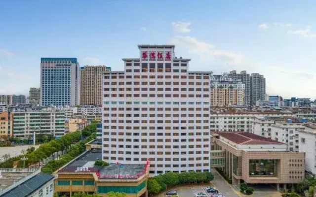 Hua Qiao Hotel