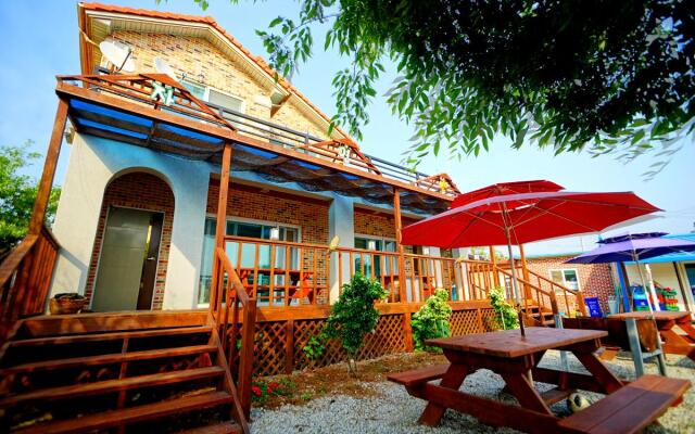 Buan Jayeon Garden Pension