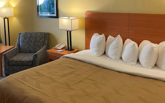 Quality Inn near Manatee Springs State Park