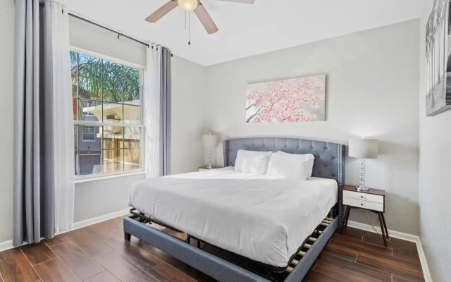 5049 Shoreway Loop #203