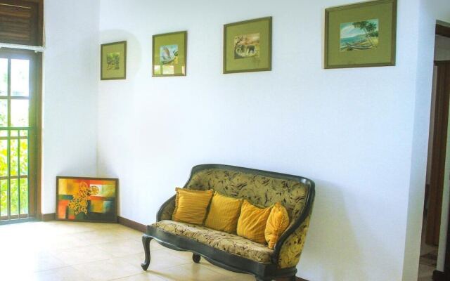 Airport D Villa