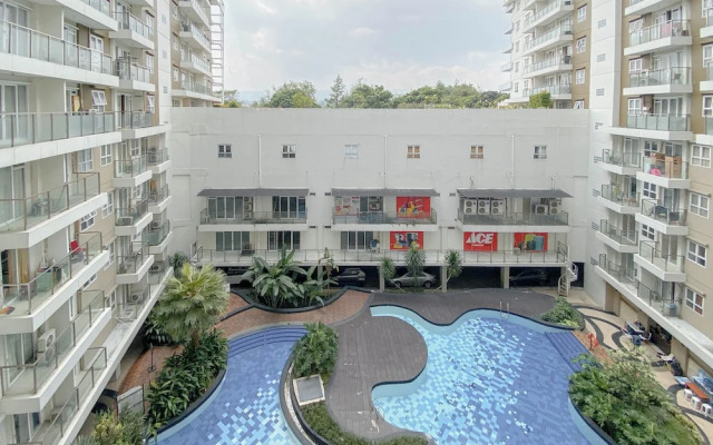 Homey 3Br With Pool View At Gateway Pasteur Apartment