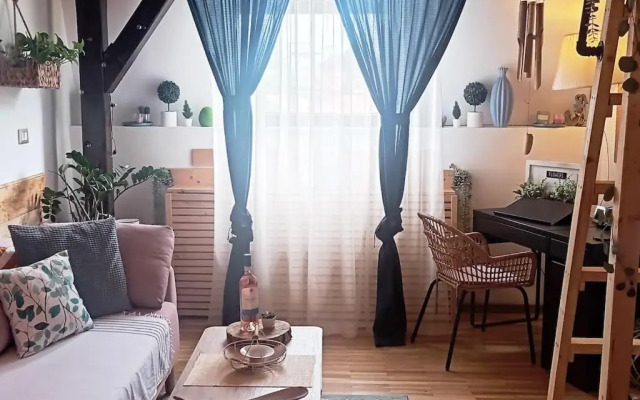 Urban Zen Den 2 Room Condo