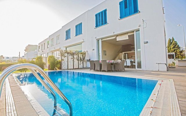 Villa Fig Tree Bay Frontlineluxury 4bdr Sea Front Protaras Villa with Pool And Amazing Views