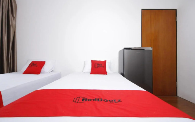 RedDoorz Plus near Plaza Indonesia