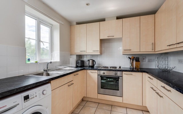Modern 2 Bedroom Apartment in Popular Jericho