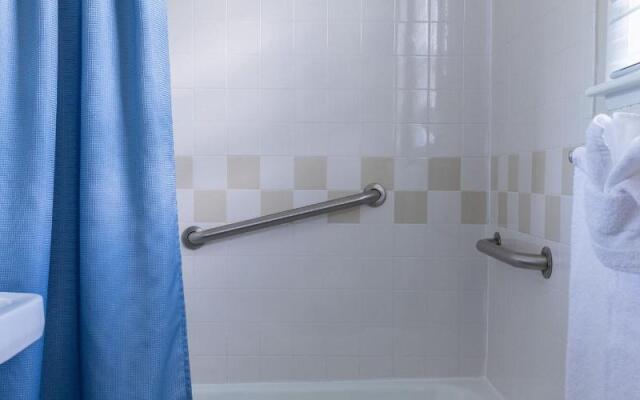 The Lodge At West River