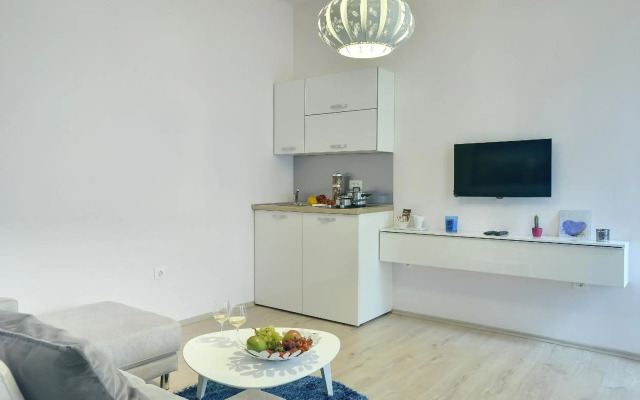D&A Center Apartments