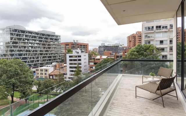 8010 Urban Living Luxury Home Experiences.