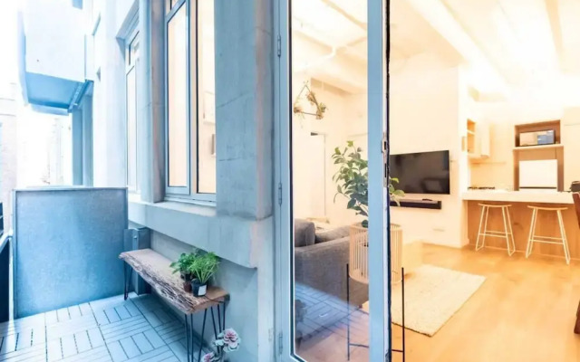 Beautiful 1 Bedroom Apartment Next to Southern Cross Station