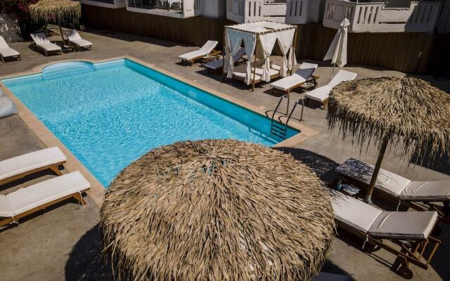 Manias Hotel Apartments