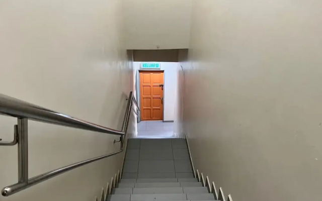 OYO 91040 Hotel Ezi Inn