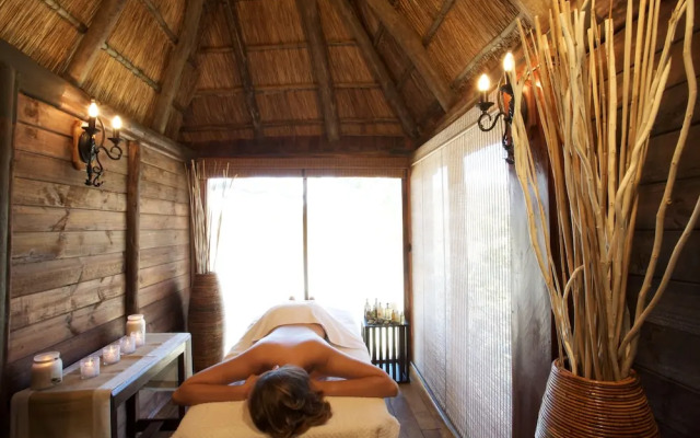 Serena Mivumo River Lodge