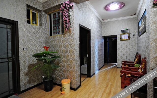 Xinhualou Guest House