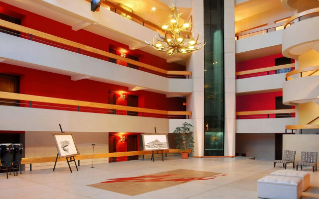 Cacique Inacayal Lake & Spa Hotel