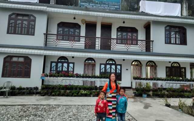 Luzangla Home Stay