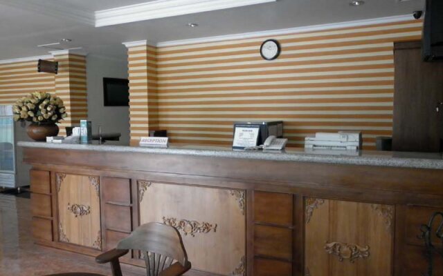 Top Star Hotel