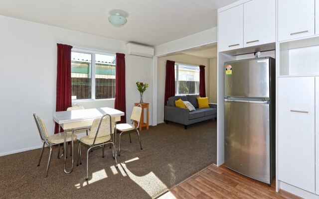 Sunny Christchurch Townhouse