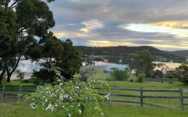 Blossoms on the Bay - 4 Bedrooms