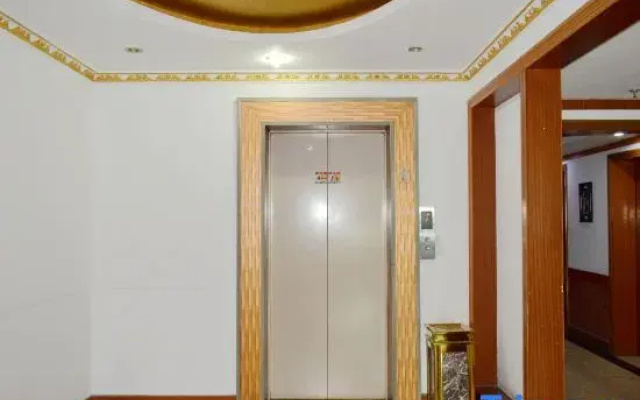 OYO Hangzhou Fengsheng Grand Hotel (Xiaoshan Yaqian Road)