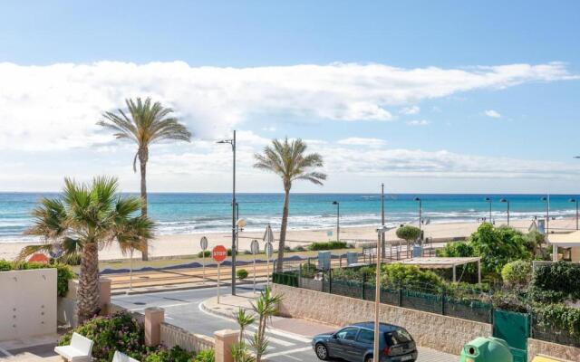 Very nice and modern studio front of the beach