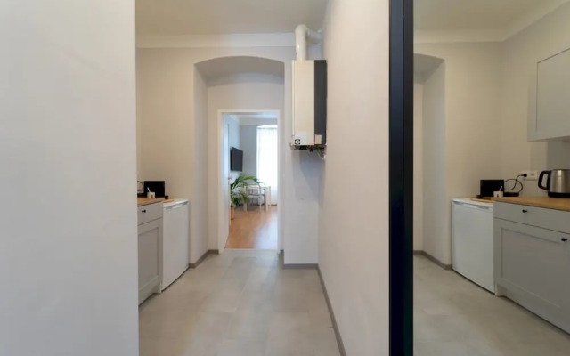 Cute and Cozy Studio - Close TO THE Center